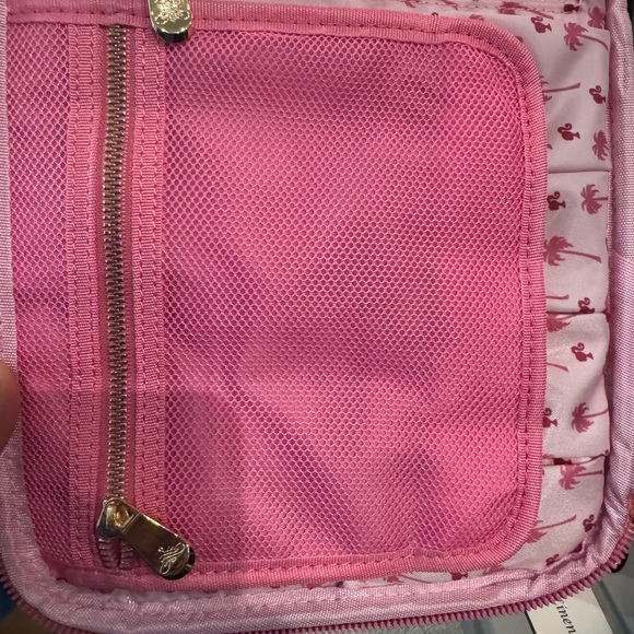 Limited Edition Barbie makeup case - Picture 3 of 6